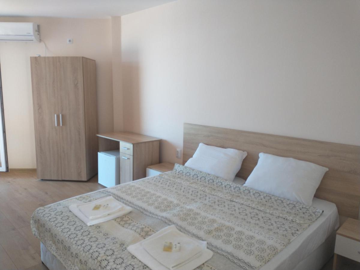 Aura Family Hotel Ravda Bagian luar foto