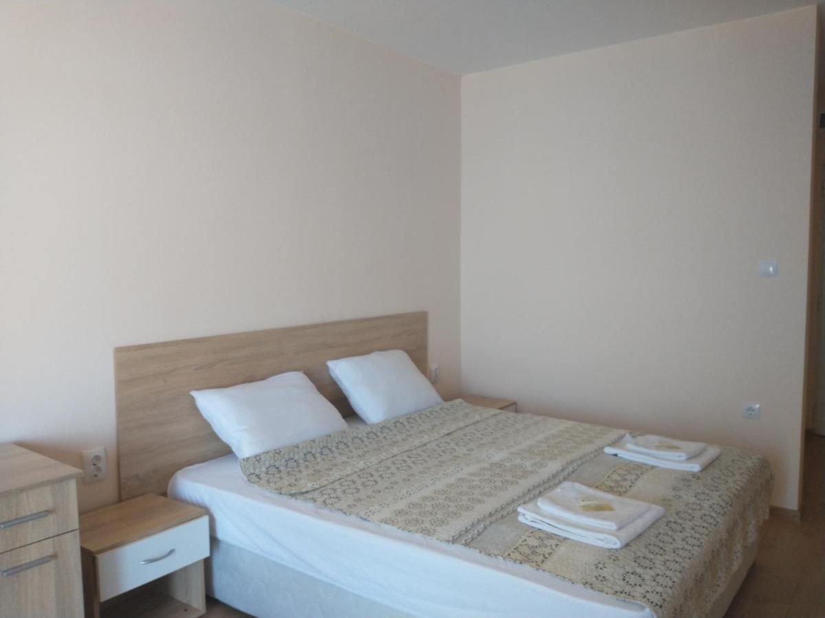 Aura Family Hotel Ravda Bagian luar foto