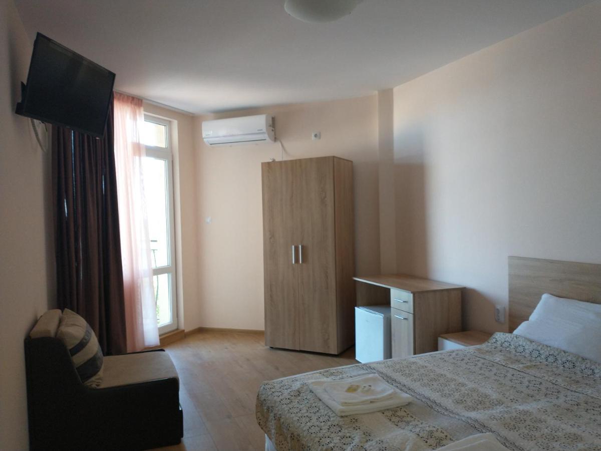 Aura Family Hotel Ravda Bagian luar foto