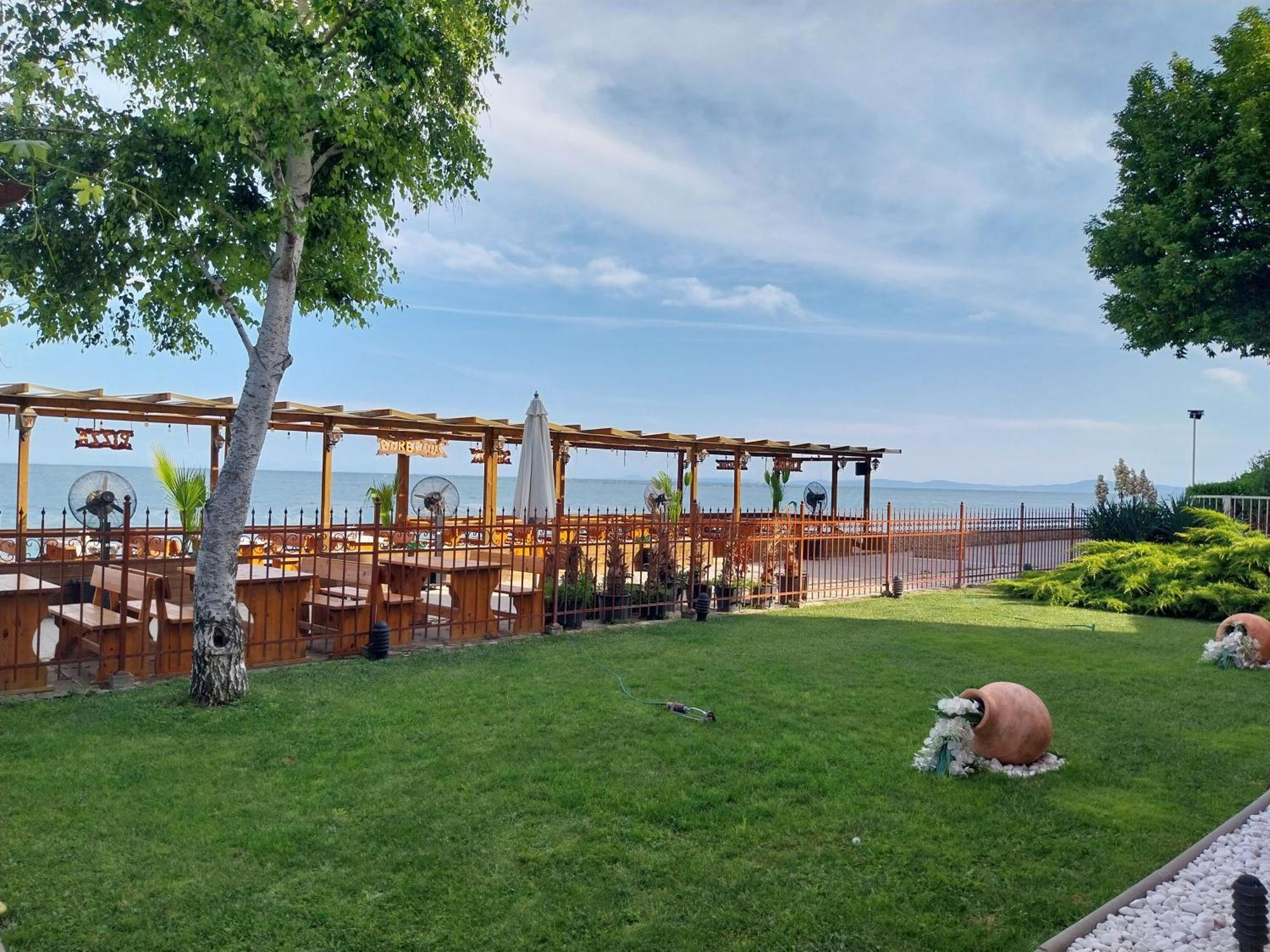 Aura Family Hotel Ravda Bagian luar foto