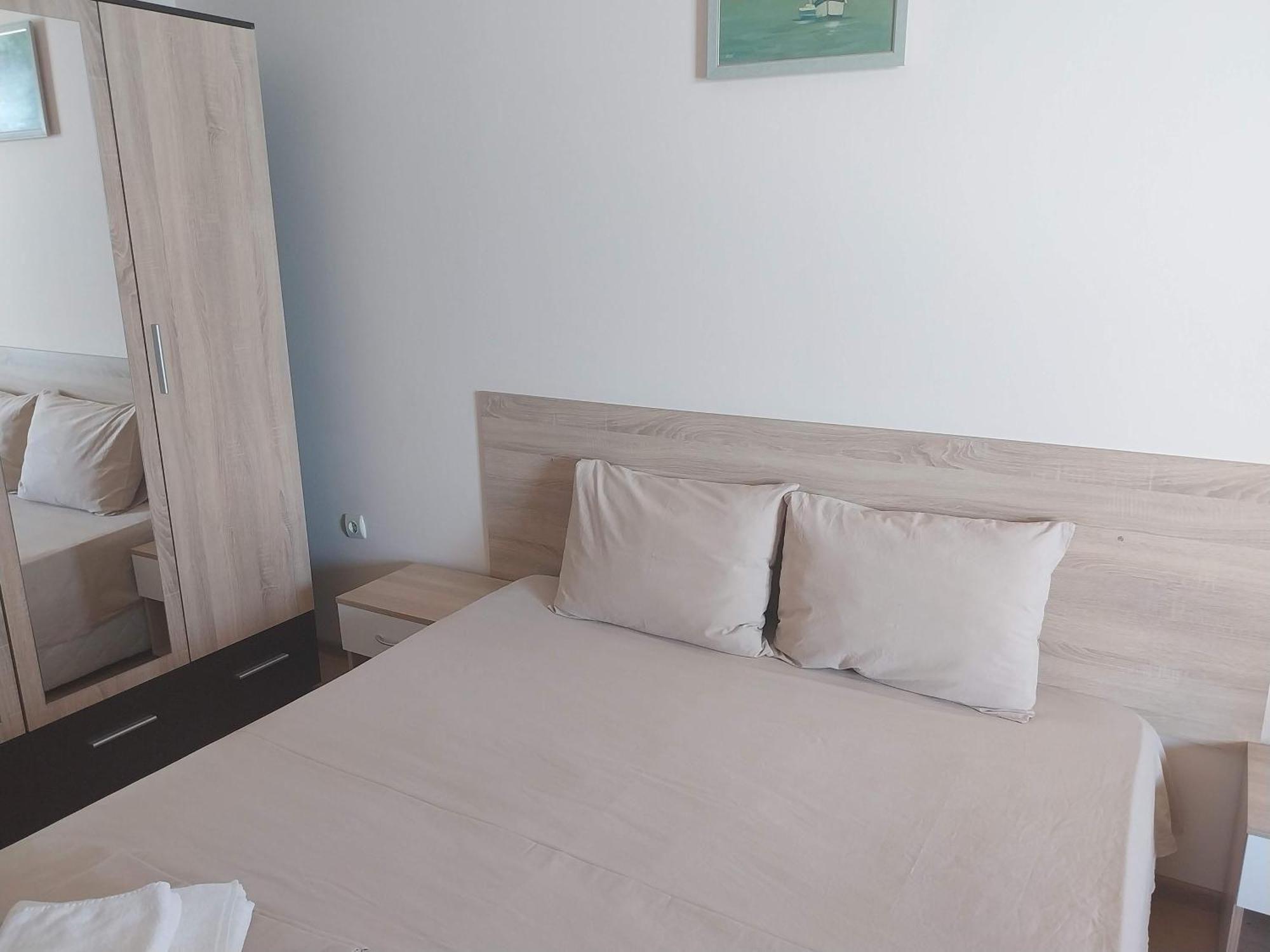 Aura Family Hotel Ravda Bagian luar foto